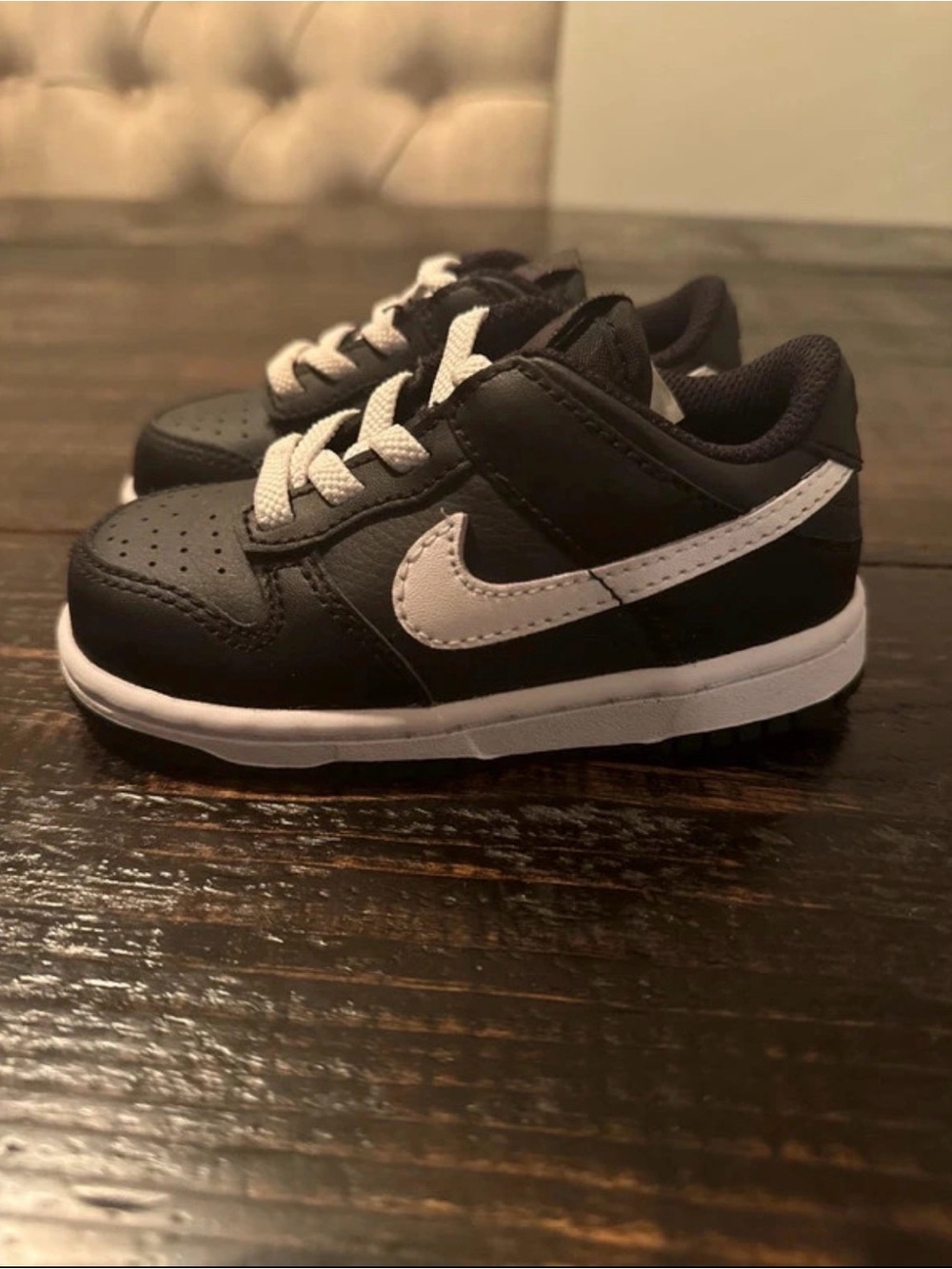 Nike Kids Black and White Low Top Sneakers 7C